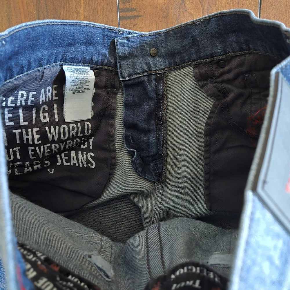 True Religion Men's Denim Manchester United Rocco SE Red Stitch Jeans Size 32